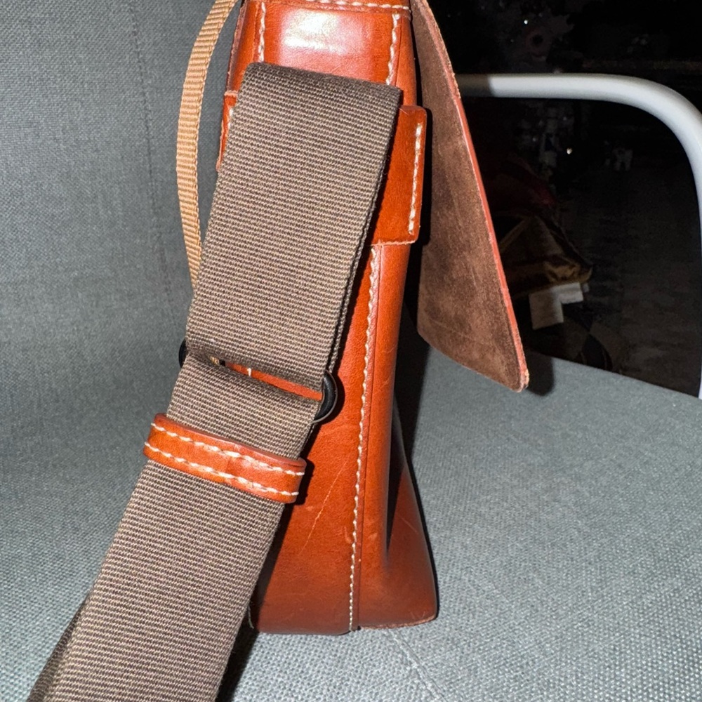Florentine Toscana leather crossbody saddle bag - Picture 9 of 12